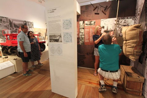 Cairns Aquarium And Small Group City Sightseeing Tour - Whitsundays Accommodation 1